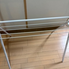 洗濯干し　室内の画像