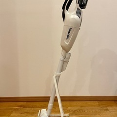 マキタ　充電式クリーナー　バッテリー・充電器つき　※おまけ: 山...