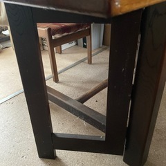 ダイニングテーブルの画像