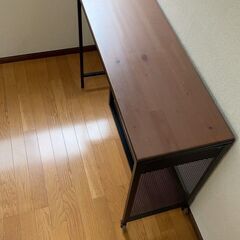 机と椅子のセット