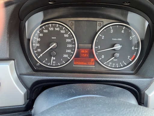 車のパーツ BMW320i