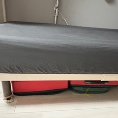 無印良品スモール脚付きベット