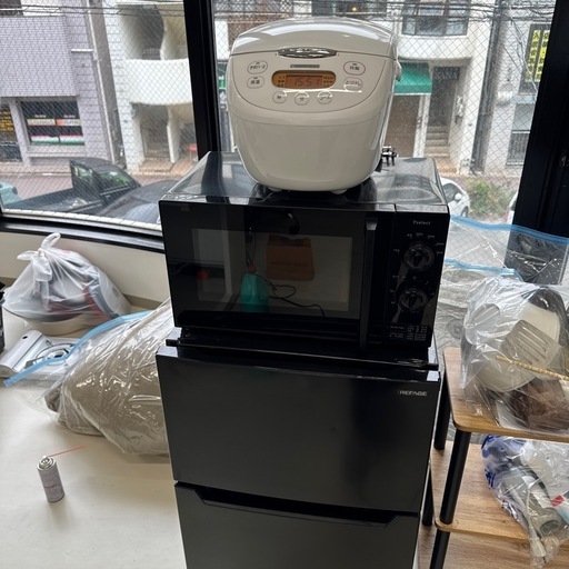 冷蔵庫　　レンジレンジ　炊飯器