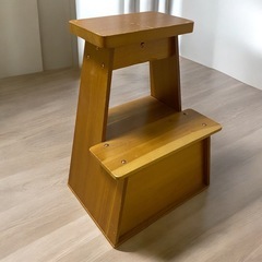 お譲り先決まりました【国産・完成品】2段式木製踏み台