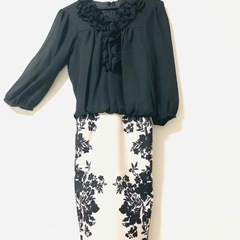【美品】Liberty Hall 花柄 ドッキングワンピース