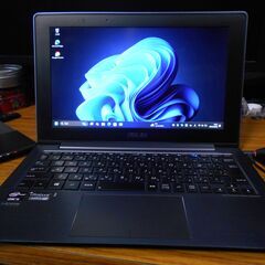 ASUS ノートパソコン TAICHI21 Windows11 24H2 SSD128GB メモリ4GB の画像