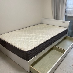 【決まりました】マットレス&ベッドフレーム（セミダブル）の画像