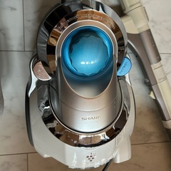  シャープサイクロン掃除機ECーVX200ゴミ捨て楽々の画像