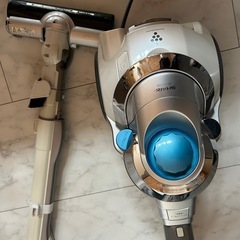  シャープサイクロン掃除機ECーVX200ゴミ捨て楽々