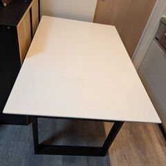 白いダイニングテーブル(2人～4人)の画像