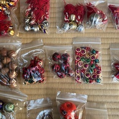 【GO-569】鈴 すず スズ ハンドメイド アクセサリー ストラップ 約80個の画像