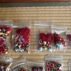 【GO-569】鈴 すず スズ ハンドメイド アクセサリー ストラップ 約80個の画像