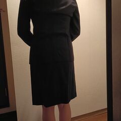 スーツ黒の画像