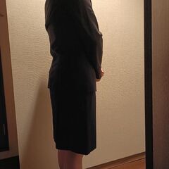 スーツ黒の画像