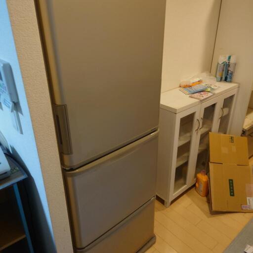 シャープの両開き冷凍冷蔵庫　2018年製　350リットル