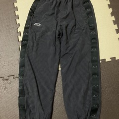 新品タグ付✨キッズ140サイズ✨定価7,150円✨オークリー✨ボ...