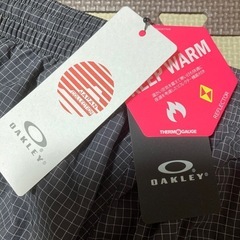 新品タグ付✨キッズ140サイズ✨定価7,150円✨オークリー✨ボトムス✨長ズボン✨子供服の画像