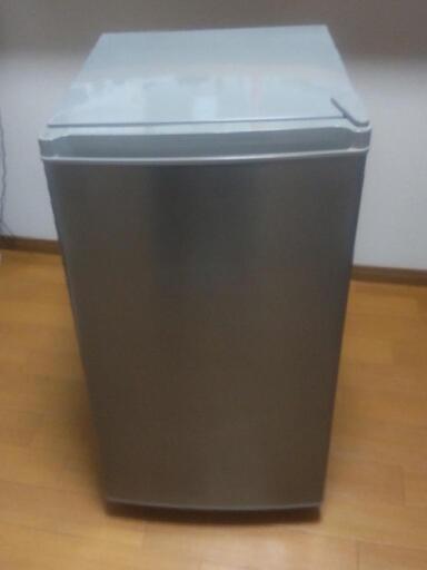 ワンドア冷凍庫60L