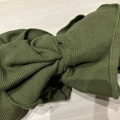 新品未使用　ヘアバンド　レディース　カーキ　リボン　おしゃれの画像