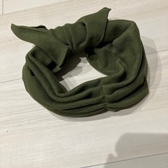新品未使用　ヘアバンド　レディース　カーキ　リボン　おしゃれの画像