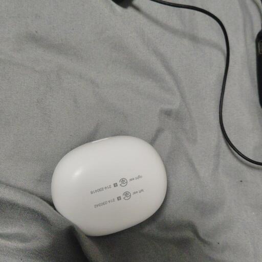 ワイヤレスイヤホン