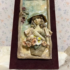 かわいい陶器製レリーフの画像