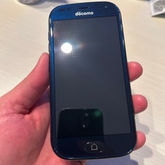 docomo製のF-42A らくらくスマホ SiMフリー