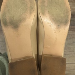 ピンクベージュ　パンプスの画像