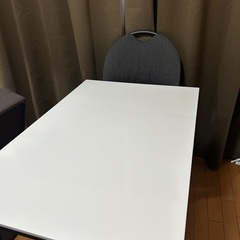 セール中‼️ダイニングテーブルと椅子のセットの画像