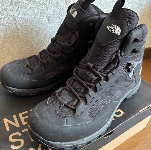 NF52020 ノースフェイス　トレッキングシューズ
