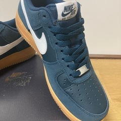 NIKE ナイキ AIR FORCE 1 ’07 LV8 の画像