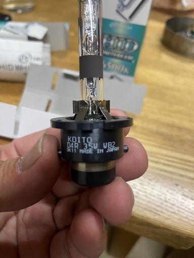 新品　ヘッドライト　D4R HID トヨタ　ノア　ヴォクシーなど