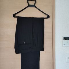 メンズスーツの画像