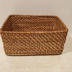 重なるラタンボックス小