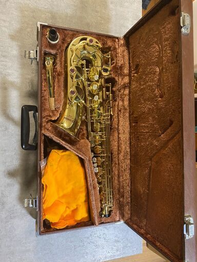 アルトサックス ゴールド仕上げ ケース付き