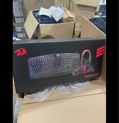 【新品未使用】ゲーミング機器四点セット】マウス、キーボード、パッド、ヘッドセット
