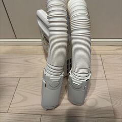 アイリスオーヤマ 布団乾燥機 ふとん乾燥機  ダニ退治  FK-W1-WPの画像