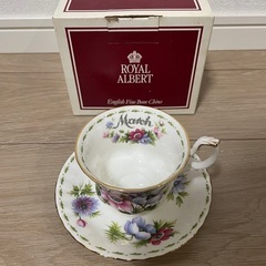 本日限り値下げ　ローヤルアルバート8客セットの画像
