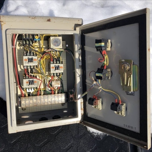 中古　配電盤　分電盤　20A　インバーター付　鍵付　420×290×160　富士電機 