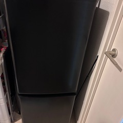 三菱の冷蔵庫　ブラック　146L