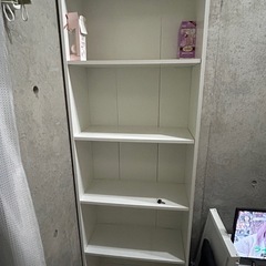 ゲルスビー　IKEA  本棚　大きめ