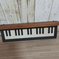 ピアノ鍵盤型☆壁掛けシェルフ　