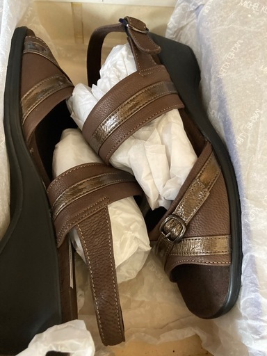 エレモーササンダル新品