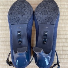 【値下げ】スウェードパンプス（23.5cm・紺色）の画像