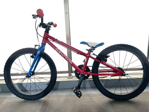 ヨツバサイクル　20インチ　レッド