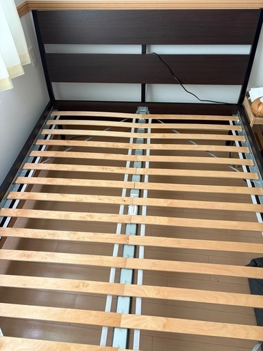 【引越しの為緊急募集】IKEAのダブルベッドフレーム