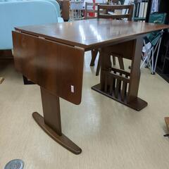 ニトリ　ダイニングテーブル 　伸縮テーブル　キズ・使用感　格安販売【こちらは店舗です。浜村鹿野温泉ICから3分 買取本舗 宮本リサイクル 営業時間9～19時 定休日水曜のみ←連絡できませんm(_ _)m】の画像