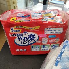 高齢者介護　寝たきりの大型犬、介護オムツの画像