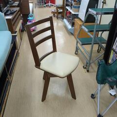 ニトリ　回転式ダイニングチェア 　在庫２脚　 まとめ買いOK！【こちらは店舗です。浜村鹿野温泉ICから3分 買取本舗 宮本リサイクル 営業時間9～19時 定休日水曜のみ←連絡できませんm(_ _)m】の画像
