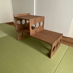 ホットカーペット ミニと木製棚の画像